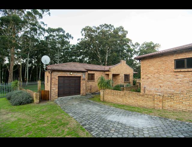 2 BEDROOM TOWNHOUSE FOR SALE IN GLENROY PARK